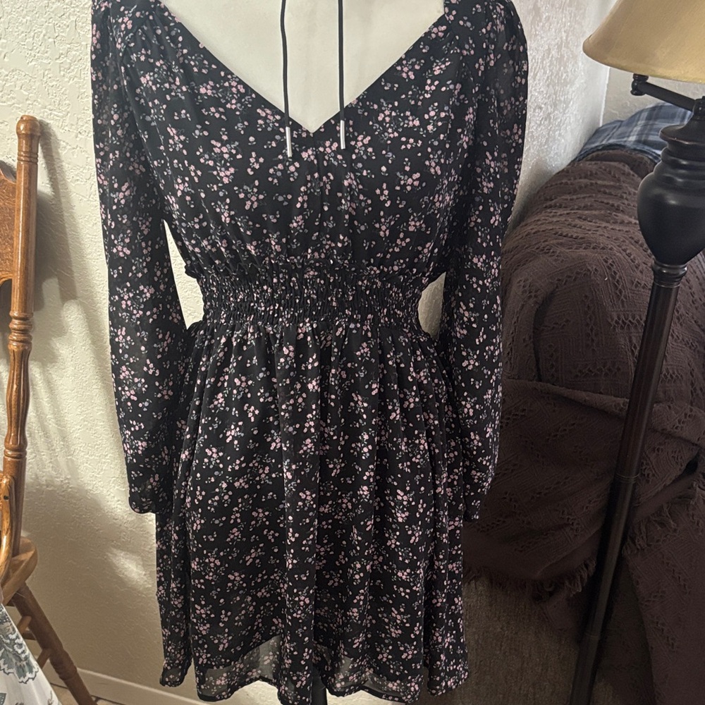 Chic Long Sleeve Floral Dress in Black and Pink